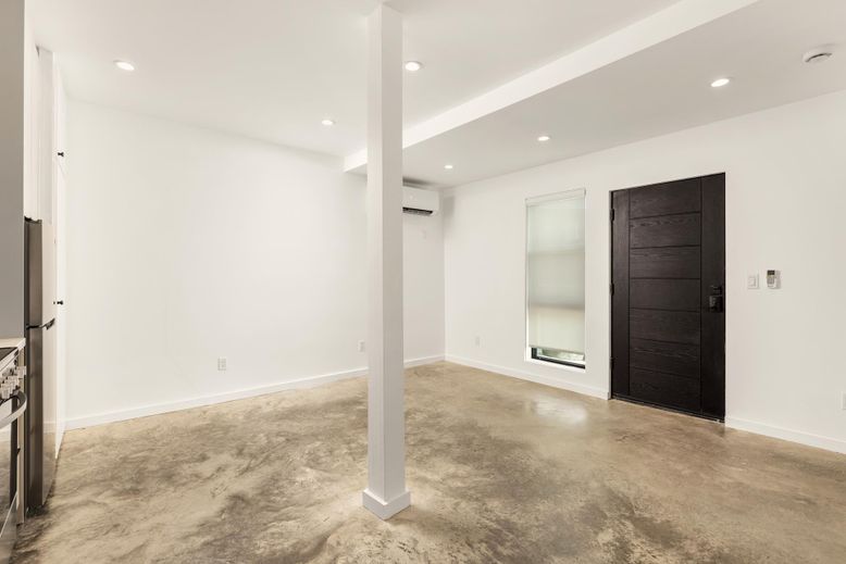 Empty room, Interior, Recessed Lighting