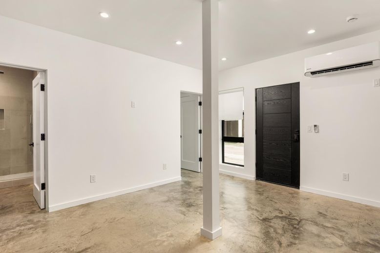 Bathroom, Empty room, Interior, Recessed Lighting