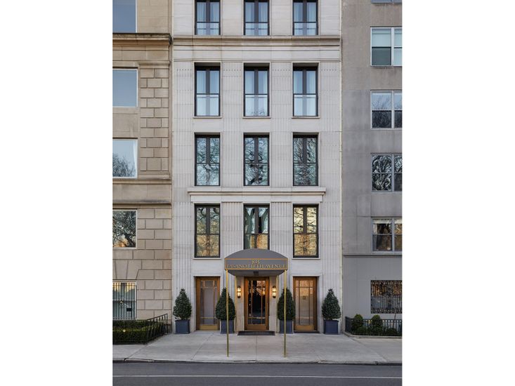 Exterior, Facade, Brownstone