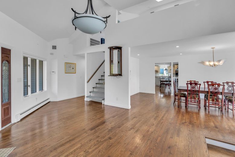 Chandelier, Dining room, Interior, Recessed Lighting, Wood Texture Flooring