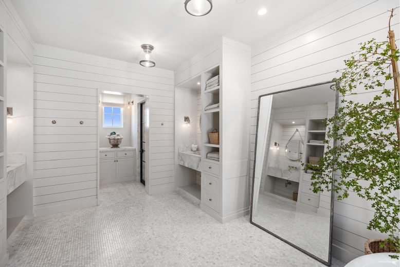Bathroom, Interior, Recessed Lighting