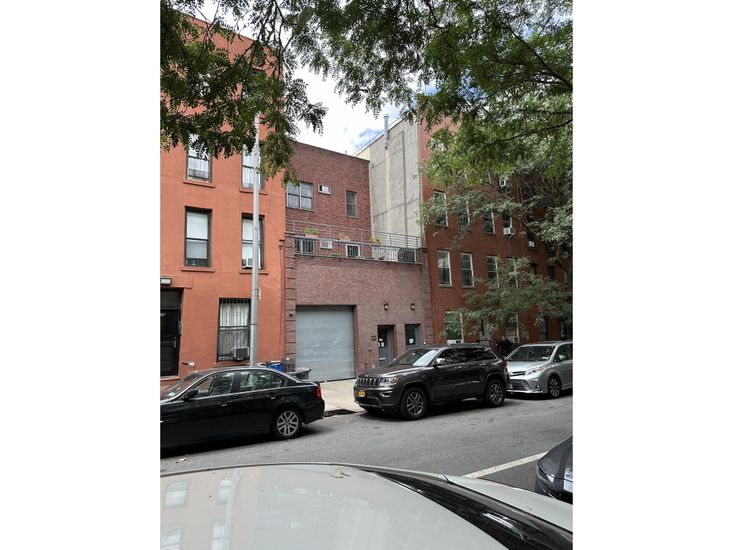 Attached, Exterior, Facade, Brick Facade, Rowhouse