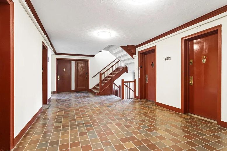 Elevator, Interior
