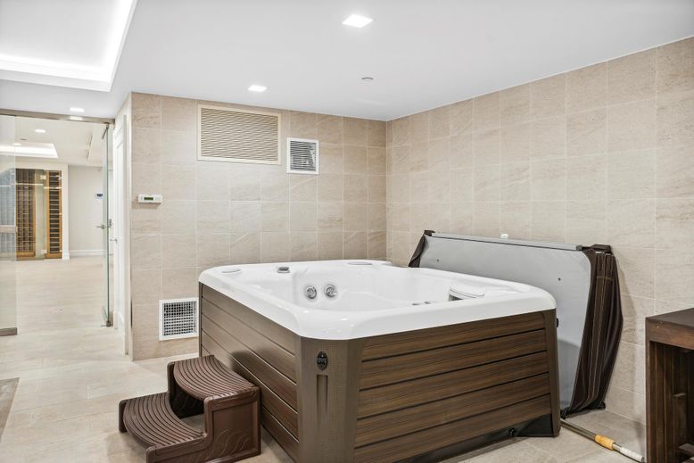 Hot Tub, Interior, Recessed Lighting