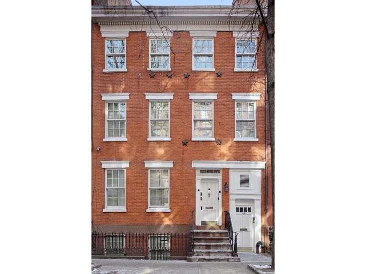 Exterior, Facade, Brick Facade, Rowhouse