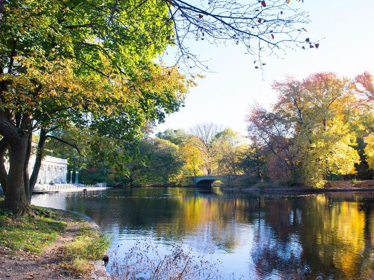 Exterior, Lake