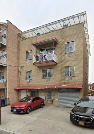 Exterior, Facade, Brick Facade, Rowhouse