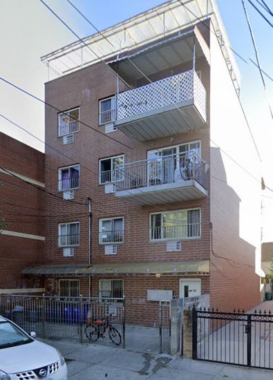 Exterior, Facade, Brick Facade, Rowhouse