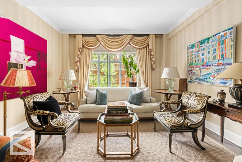 Interior, Living room