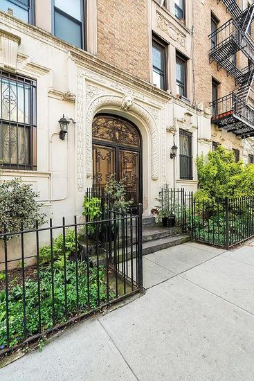 Exterior, Facade, Brick Facade, Brownstone