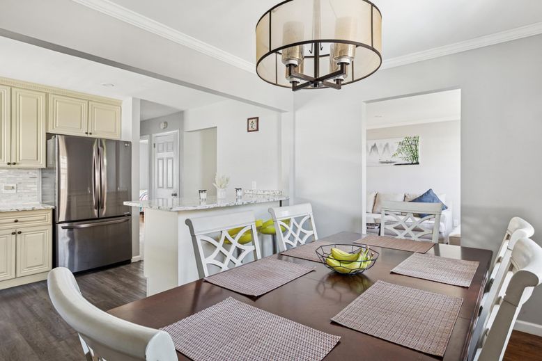 Chandelier, Dining room, Interior, Kitchen, Wood Texture Flooring