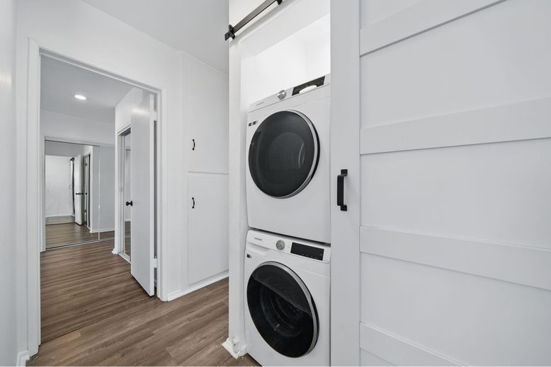 Interior, Recessed Lighting, Utility Closets, Washer, Wood Texture Flooring