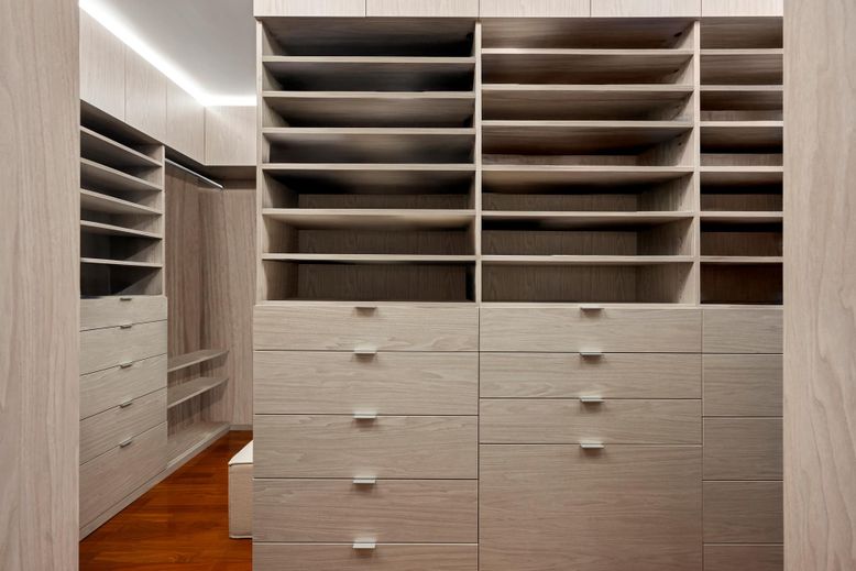 Interior, Walk-in Closets, Wood Texture Flooring