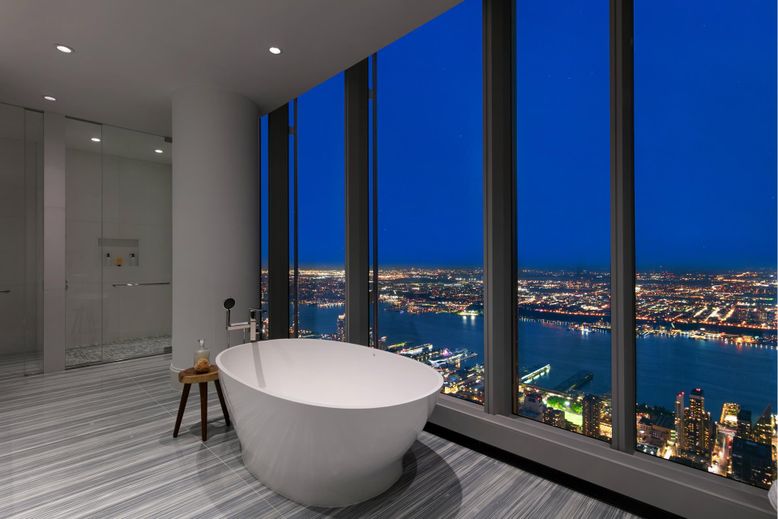 Bathroom, Free Standing Baths, Interior, Recessed Lighting, Water