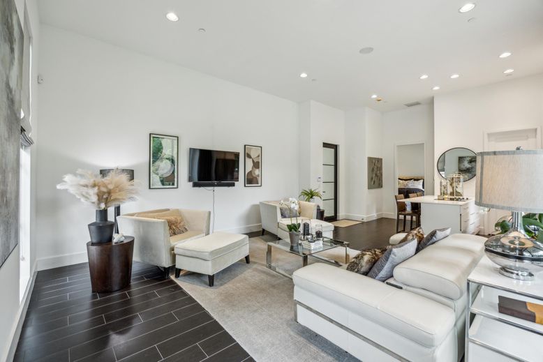 Interior, Living room, Recessed Lighting, Wood Texture Flooring