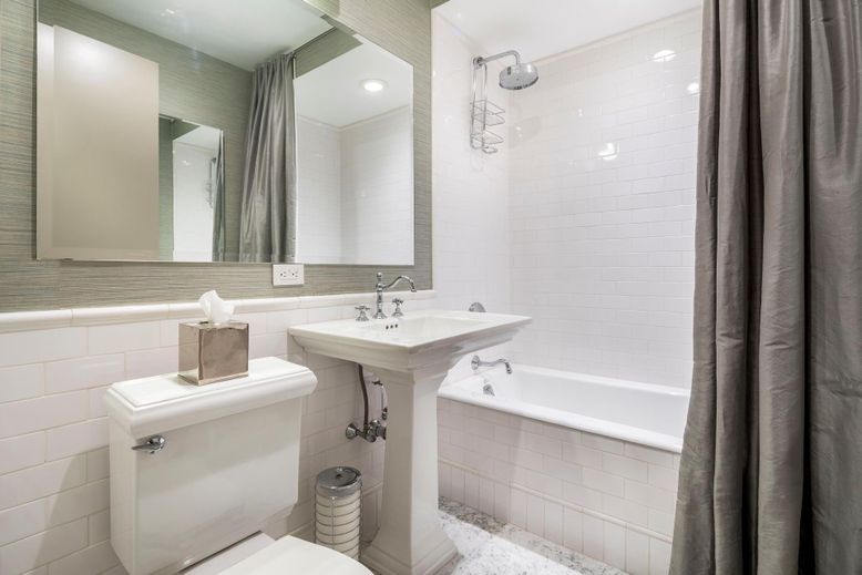 Bathroom, Interior, Recessed Lighting