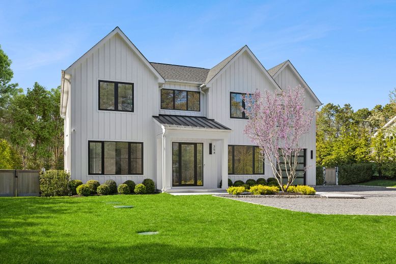 Backyard, Exterior, Facade, Farmhouse