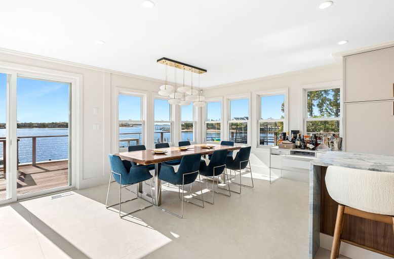 Dining room, Interior, Pendant Lights, Recessed Lighting, Water