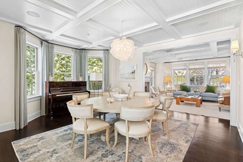 Chandelier, Dining room, Interior, Living room, Piano, Wood Texture Flooring