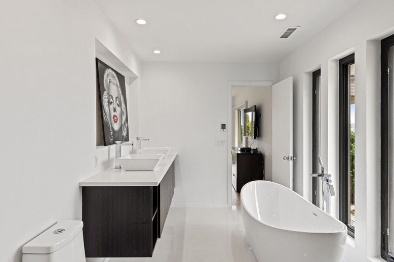 Bathroom, Dual Sink Vanities, Free Standing Baths, Interior, Recessed Lighting