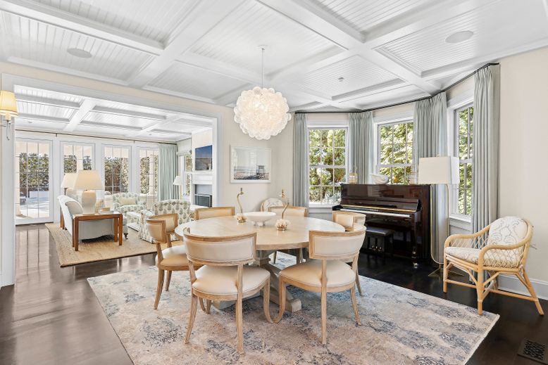 Chandelier, Dining room, Interior, Living room, Piano, Wood Texture Flooring