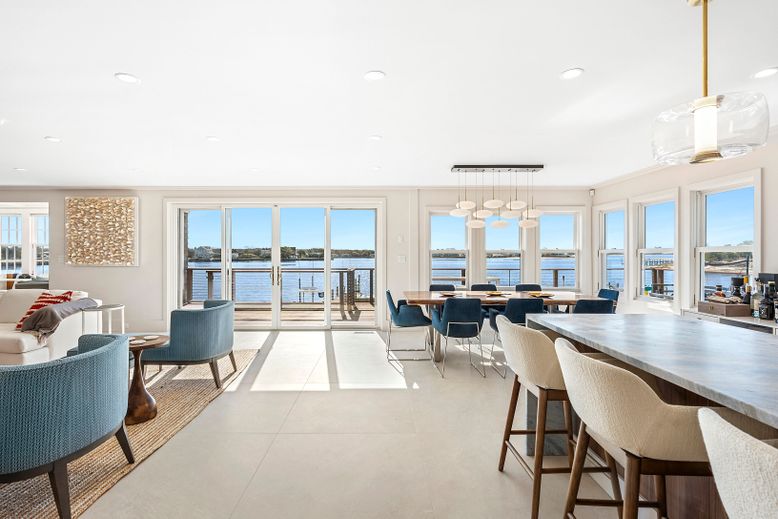 Dining room, Interior, Pendant Lights, Recessed Lighting, Water