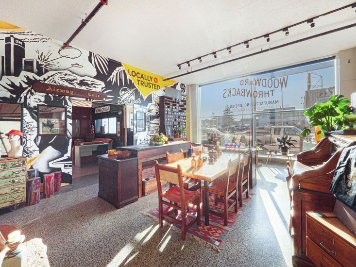Dining room, Interior