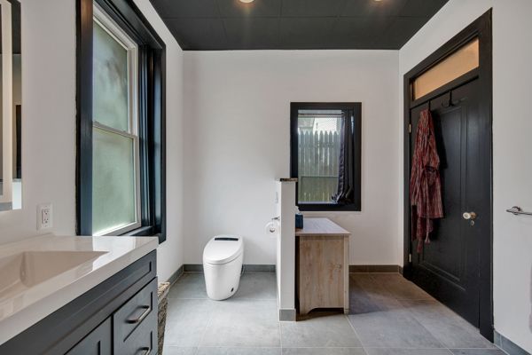 Bathroom, Interior, Recessed Lighting