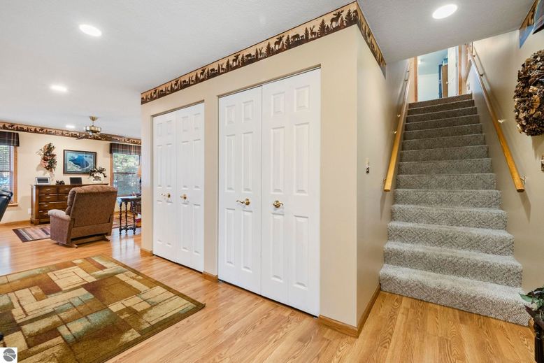 Interior, Recessed Lighting, Wood Texture Flooring