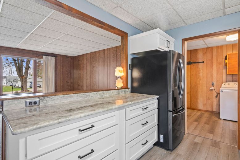 Interior, Kitchen, Washer, Wood Texture Flooring