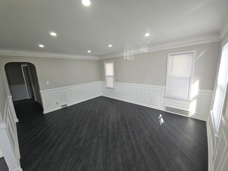 Empty room, Interior, Recessed Lighting, Wood Texture Flooring