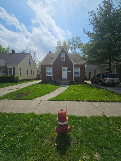 Attached, Exterior, Facade, Brick Facade, Cape Cod