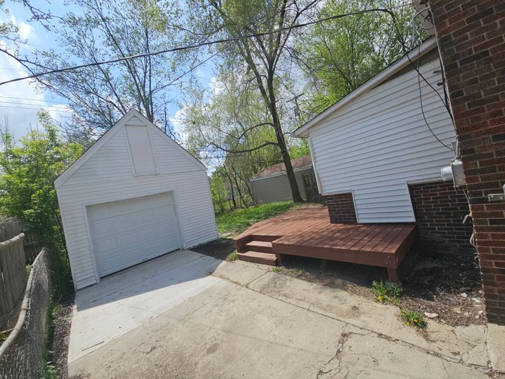 Detached Garage, Exterior