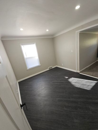 Empty room, Interior, Recessed Lighting, Wood Texture Flooring