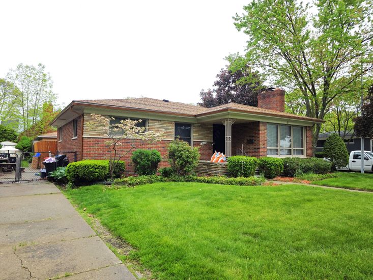 Backyard, Exterior, Facade, Brick Facade, Log Home
