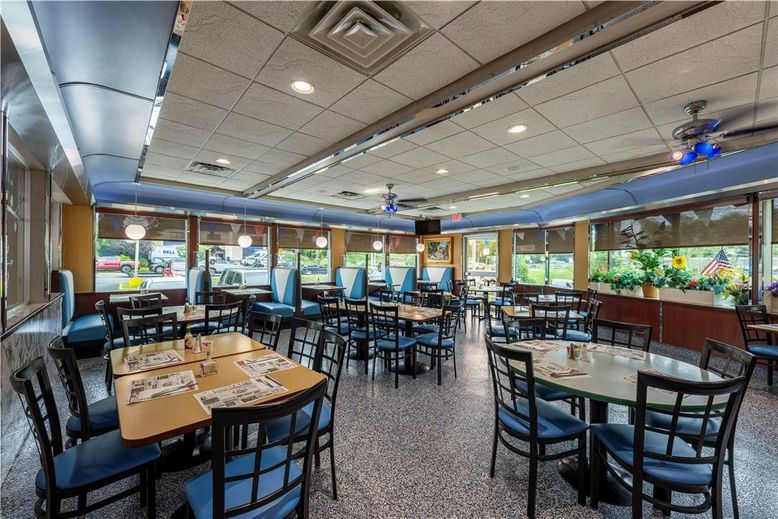 Dining room, Interior, Recessed Lighting