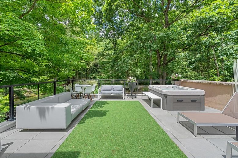 Exterior, Hot Tub