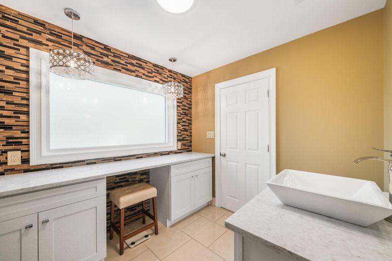 Bathroom, Interior, Pendant Lights, Recessed Lighting