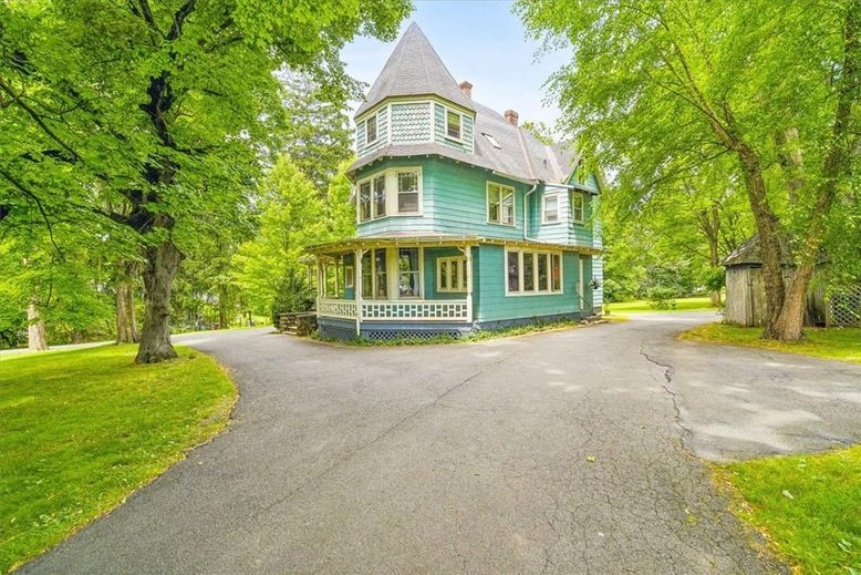 Backyard, Exterior, Facade, Queen Anne Victorian