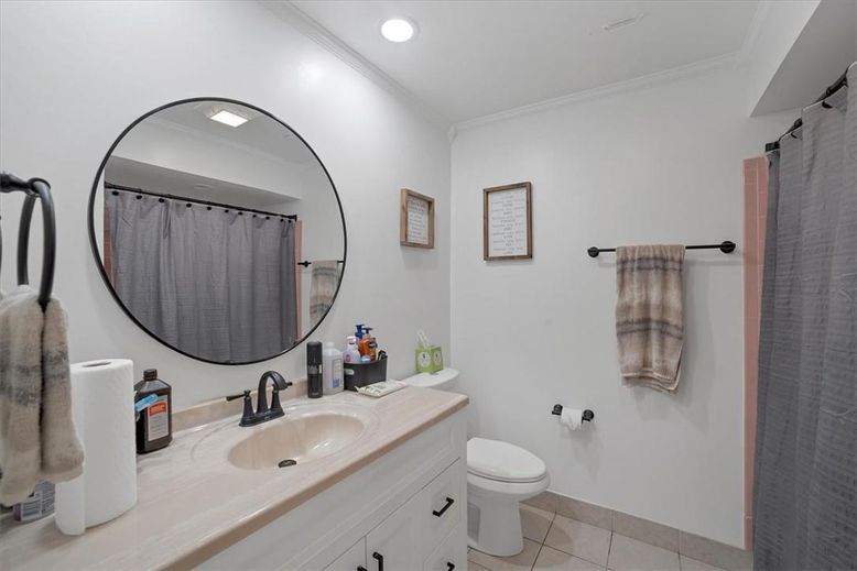 Bathroom, Interior, Recessed Lighting