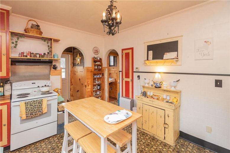 Chandelier, Dining room, Interior, Kitchen
