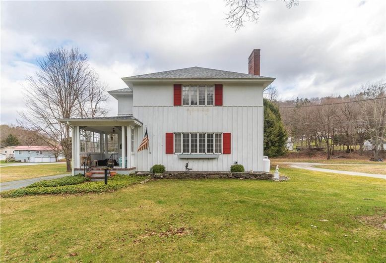 Backyard, Exterior, Facade, American Foursquare