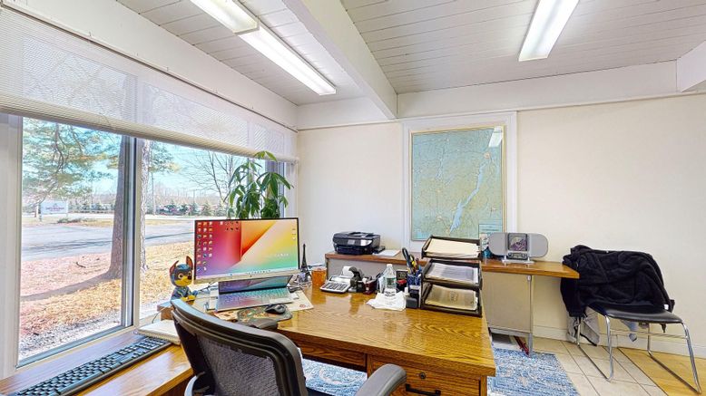 Home Office, Interior