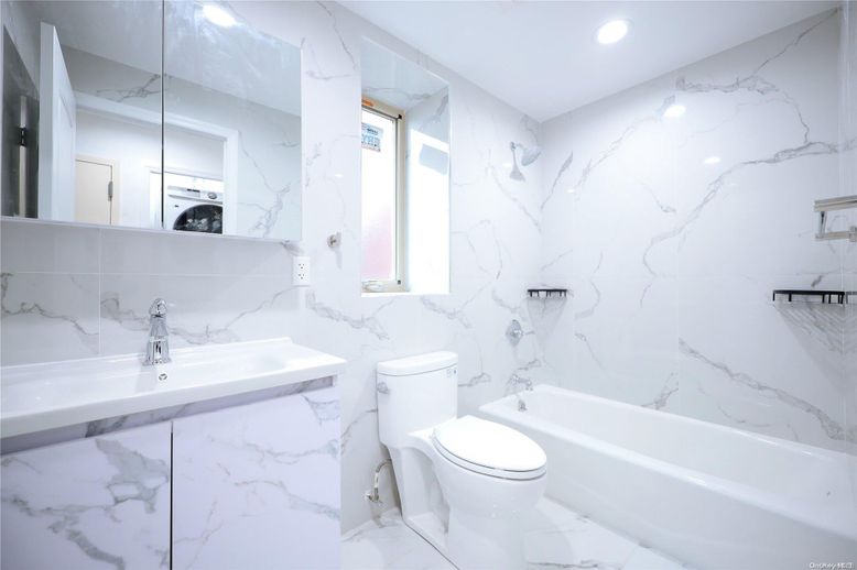 Bathroom, Interior, Marble, Marble Walls, Recessed Lighting