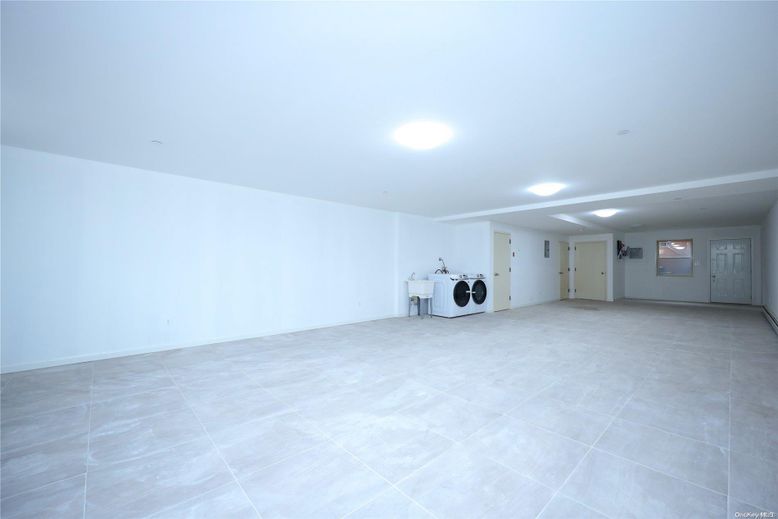 Empty room, Interior, Washer