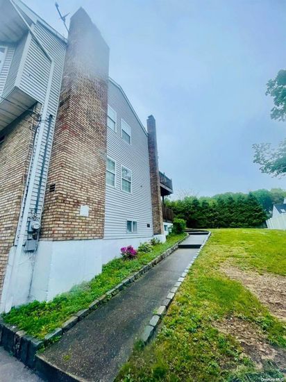 Exterior, Facade, Brick Facade, Highrise