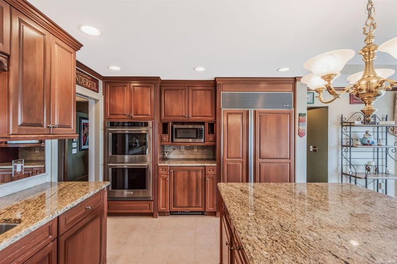 Chandelier, Interior, Kitchen, Recessed Lighting, Stainless Steel Appliances