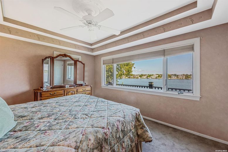Bedroom, Interior, Water