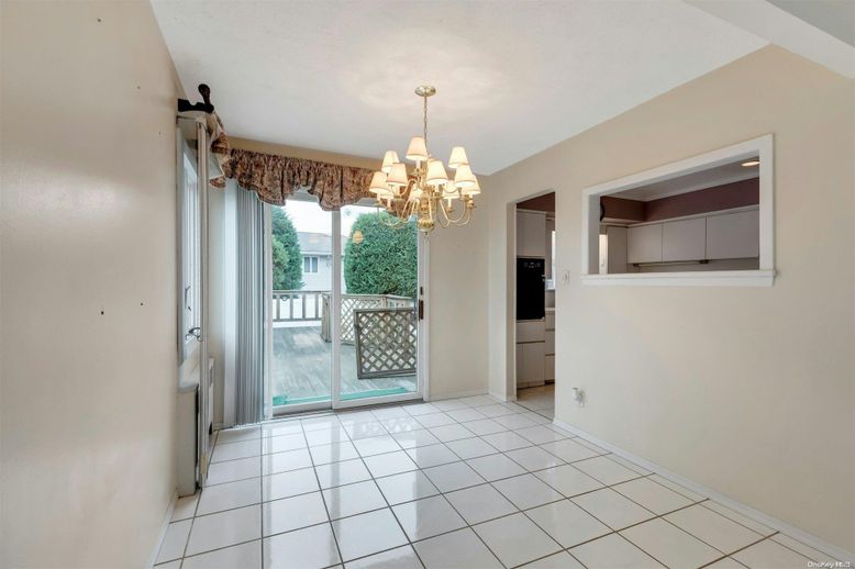 Chandelier, Empty room, Interior