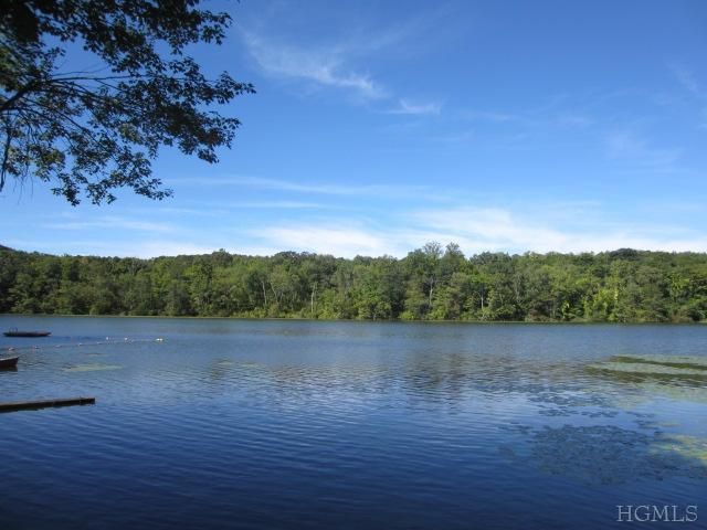 Exterior, Lake